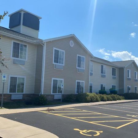 Americinn By Wyndham Oshkosh Ngoại thất bức ảnh