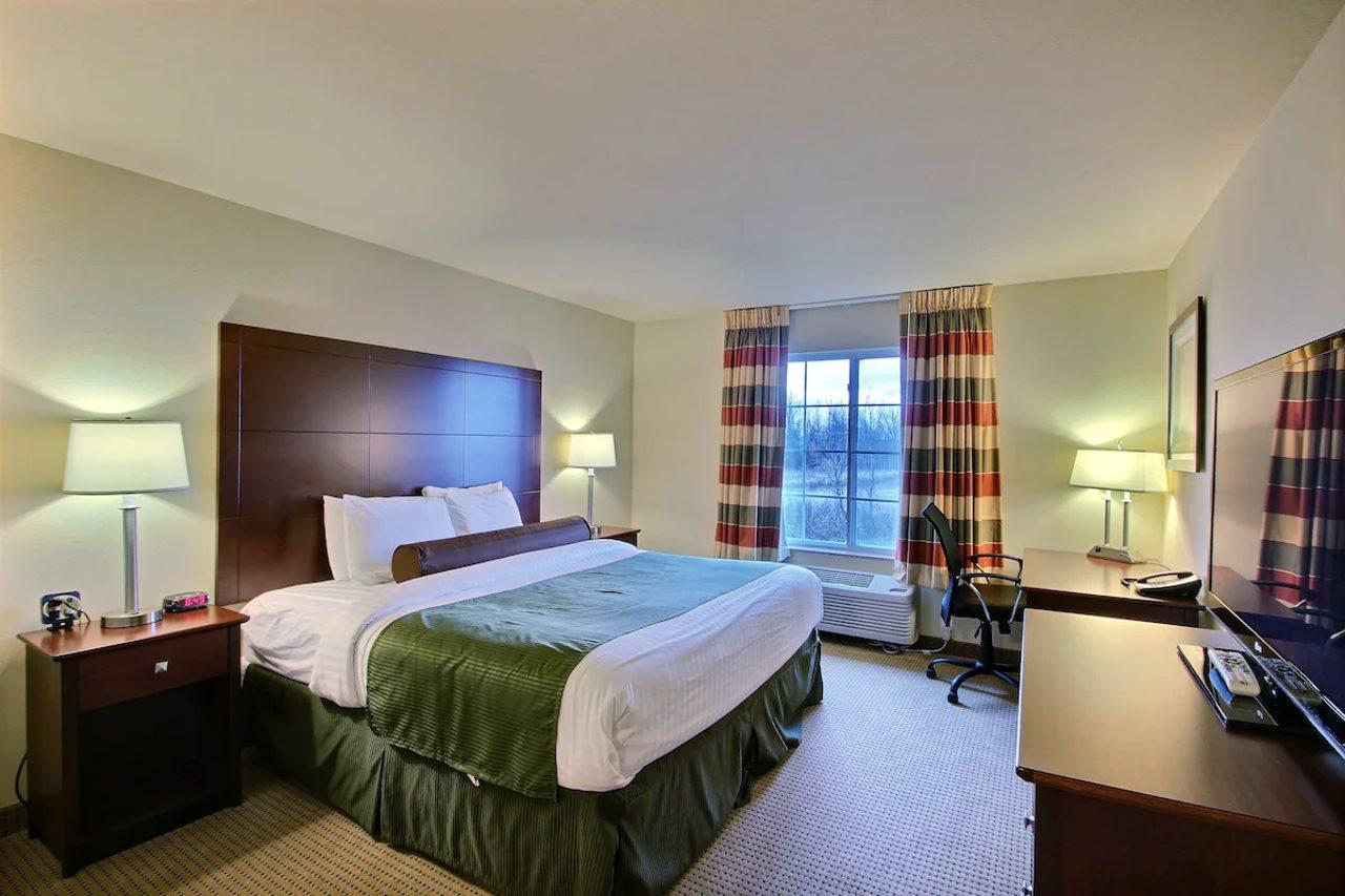 Americinn By Wyndham Oshkosh Ngoại thất bức ảnh