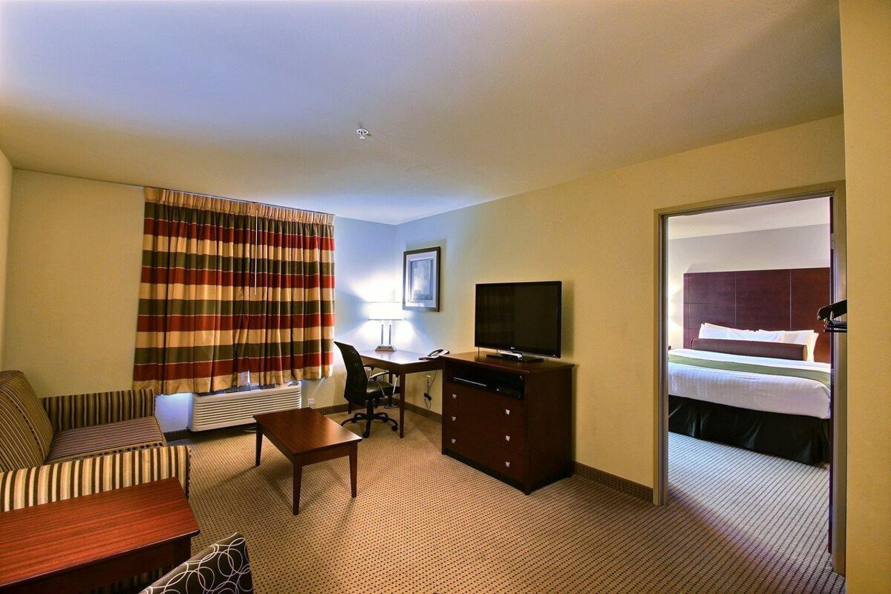 Americinn By Wyndham Oshkosh Ngoại thất bức ảnh